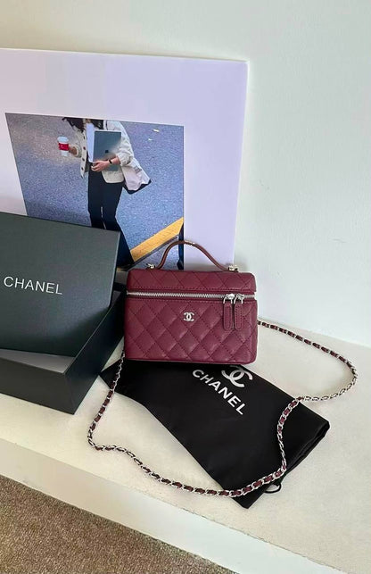 Chanel
100 dhs🇦🇪🇦🇪 
Withbox

Zain143
♥️♥️♥️