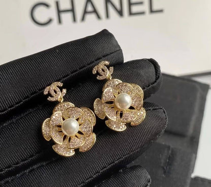 Chanel Earrings* 🍂
Master Quality 

*55* AED normal box 📦

Zain48
♥️♥️♥️