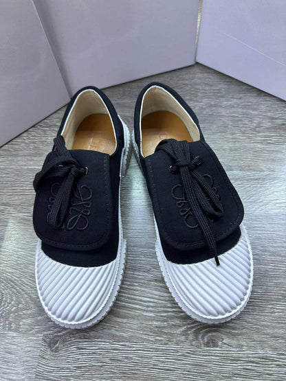 Loewe
Size 36-42 
140 dhs❤️

Zain132
♥️♥️♥️