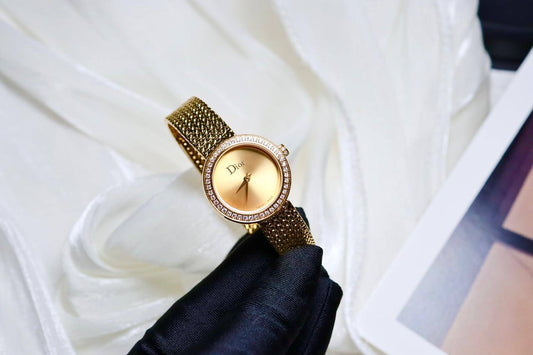 Dior Watch Small Size 
230 dhs🪙🌺

Zain33
♥️♥️♥️