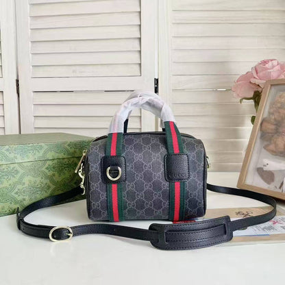 Gucci
High quality 
with box 
🎁🎁🎁

105 dhs🪙💕

Zain136
♥️♥️♥️