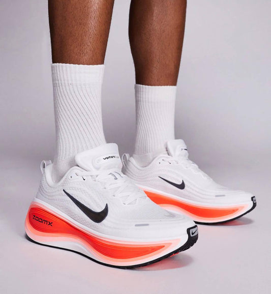 Nike Vomero Plus White Black Bright Crimson，
Size 36-45，
250 dhs✅

Zain18
♥️♥️♥️