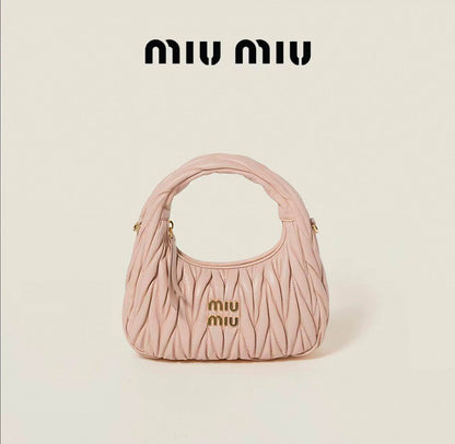 Miu Miu
95 dhs✅
Good-quality with box

Zain35
♥️♥️♥️