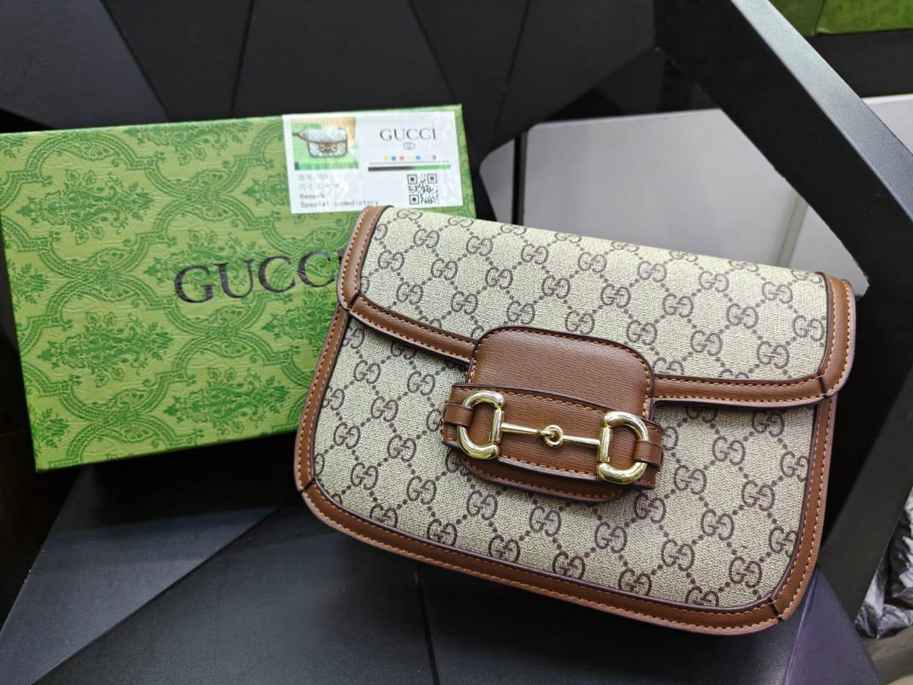 Gucci 
95 dhs🪙🌨️ 

with box
🎁🎁🎁

Zain235
♥️♥️♥️