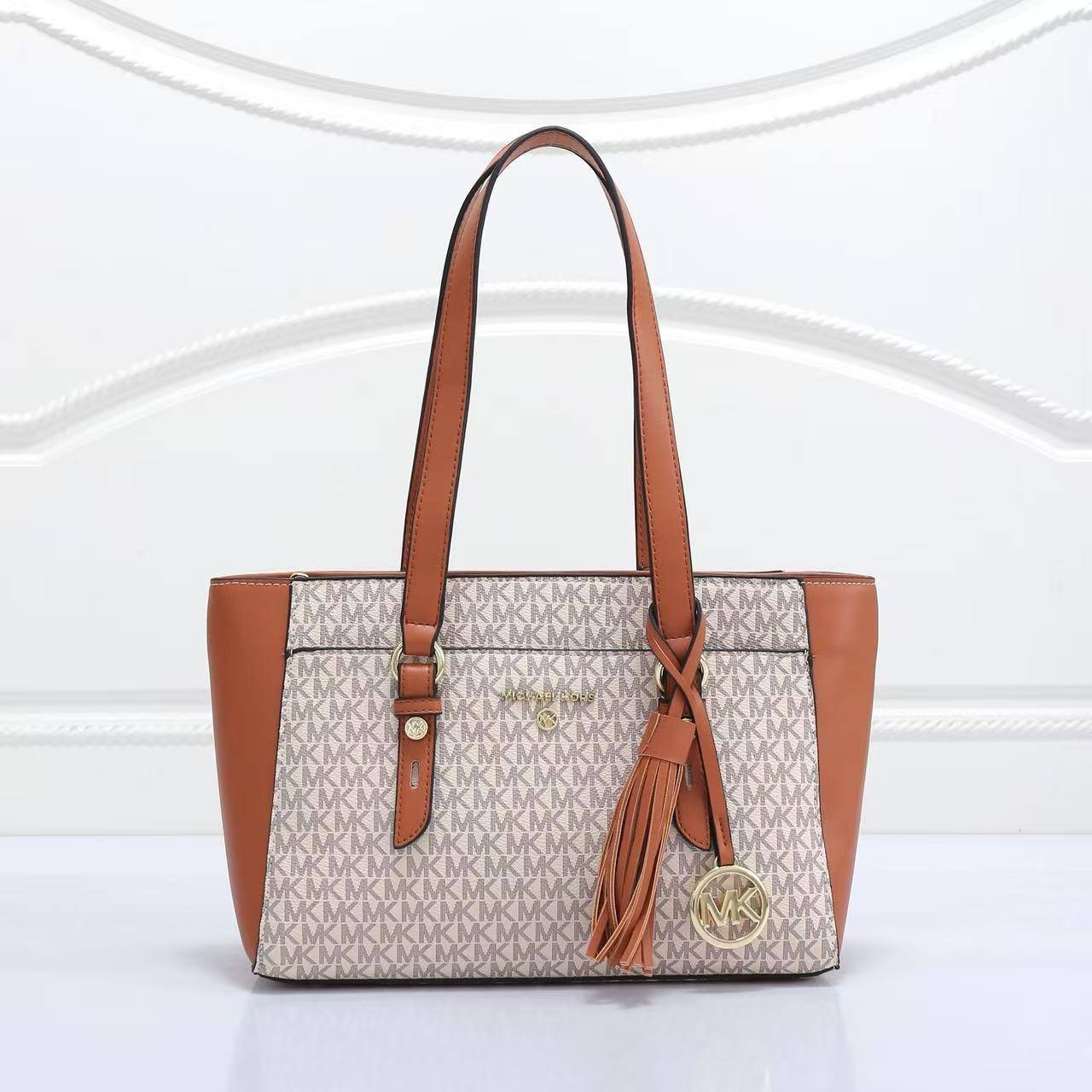 Mk 
95 dhs🪙
Size 35cm

Zain161
♥️♥️♥️