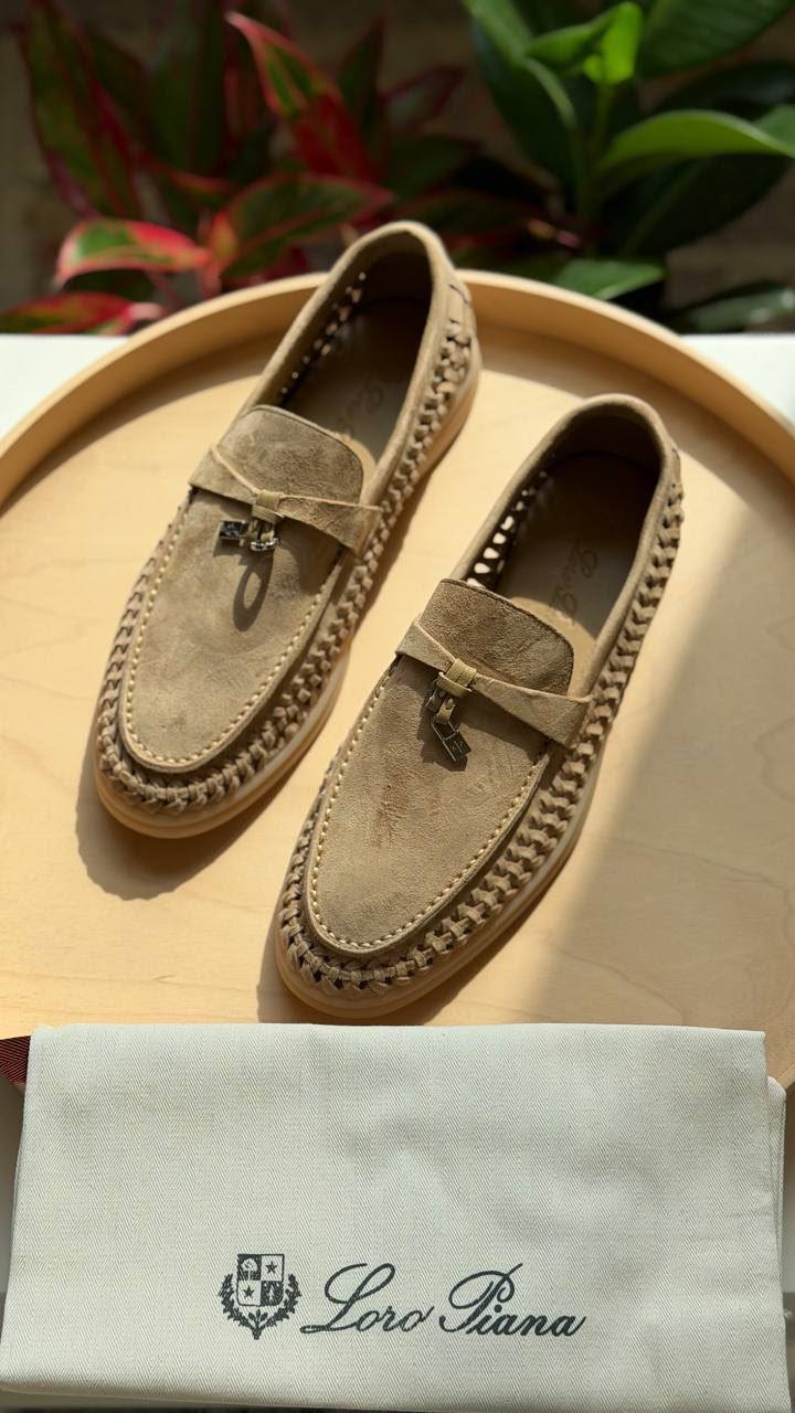 Loro piana
Available🤩

Master quality 

Size: 36 to 41
430 dhs🇦🇪🇦🇪

Zain318
♥️♥️♥️