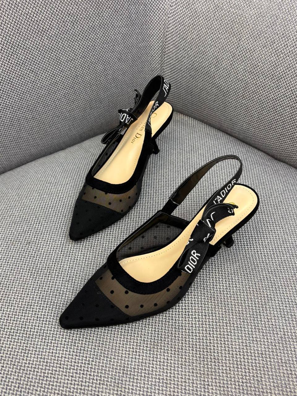 Dior 
120 dhs✅
Size 36-42

Zain55
♥️♥️♥️