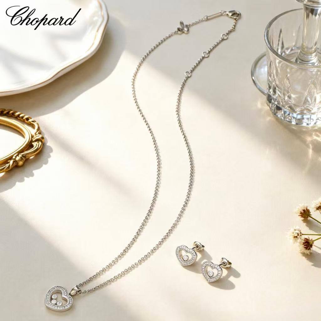 CHOPARD 
MASTER✨
Set NECKLACE EARRINGS 

85 DHS🌺

Zain89
♥️♥️♥️