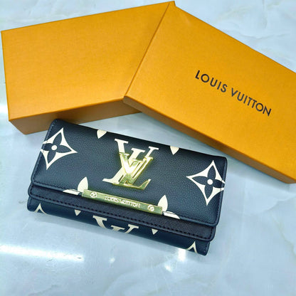 TRI-FOLD 𝗟𝗢𝗡𝗚 WALLET

WITH BOX
🎁🎁🎁

30 dhs🪙🌨️

Zain31
♥️♥️♥️