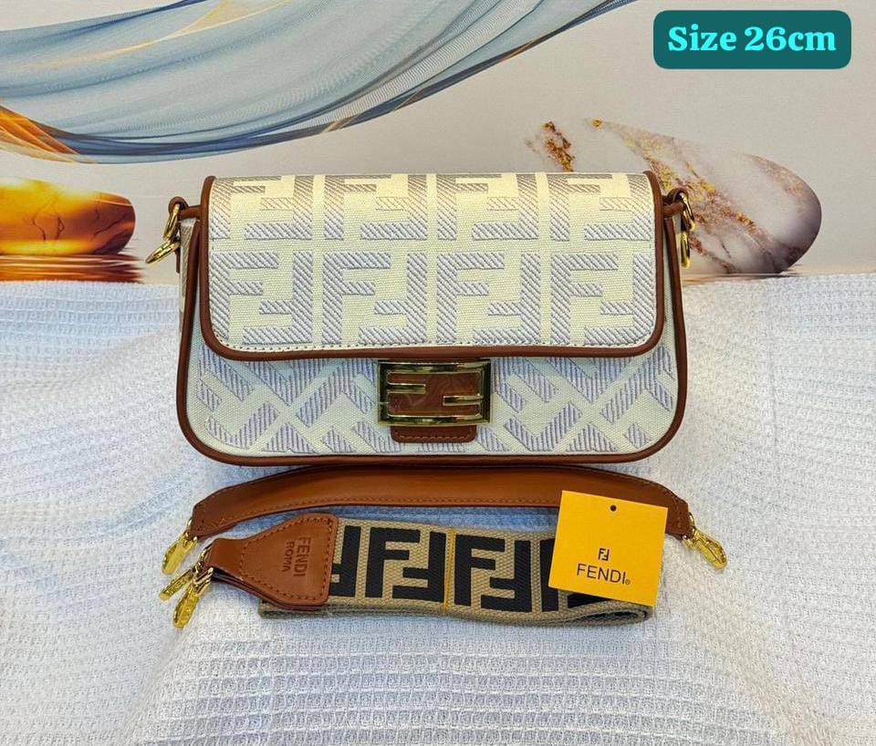 Fendi
Best quality
With box’s
🎁🎁🎁

115 dhs✅
size 26cm

Zain158
♥️♥️♥️