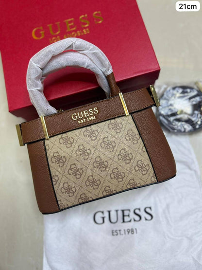 🌹 Guess Hanbag
1⃣️ First quality +🎁
size : 21 * 13 * 7 cm
95 dhs✅
with box 🎁

Zain115
♥️♥️♥️