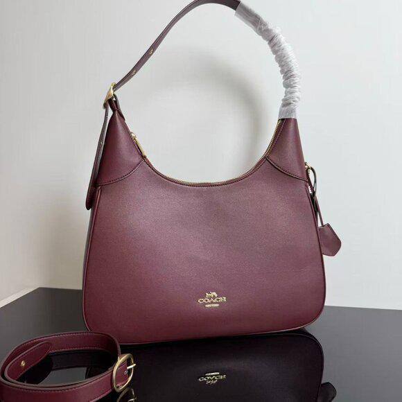 Coach Master
😍🌺36cm 
230 dhs💓

Zain248
♥️♥️♥️