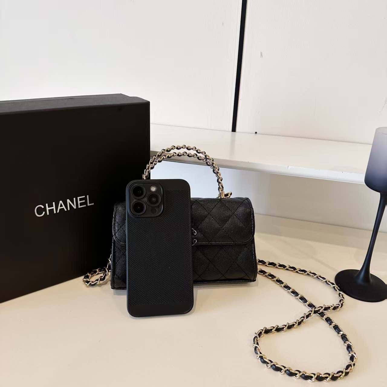 Chanel
105 dhs✅  
Size:19*6*12
with box

Zain07
♥️♥️♥️