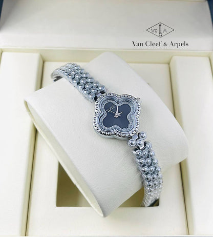 Vancleef Ladies
50 dhs🪙💚

Zain29
♥️♥️♥️