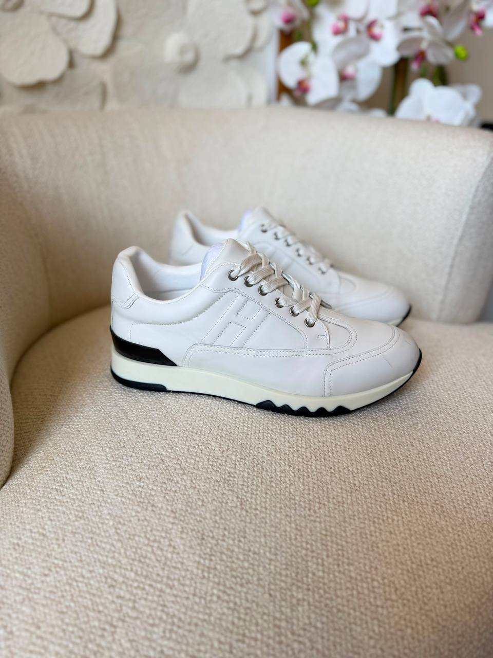 HERMES 🪼
*bouncing sneaker*
*TOP QUALITY*
*size: 40 to 46*
450 dhs✅

Zain185
♥️♥️♥️