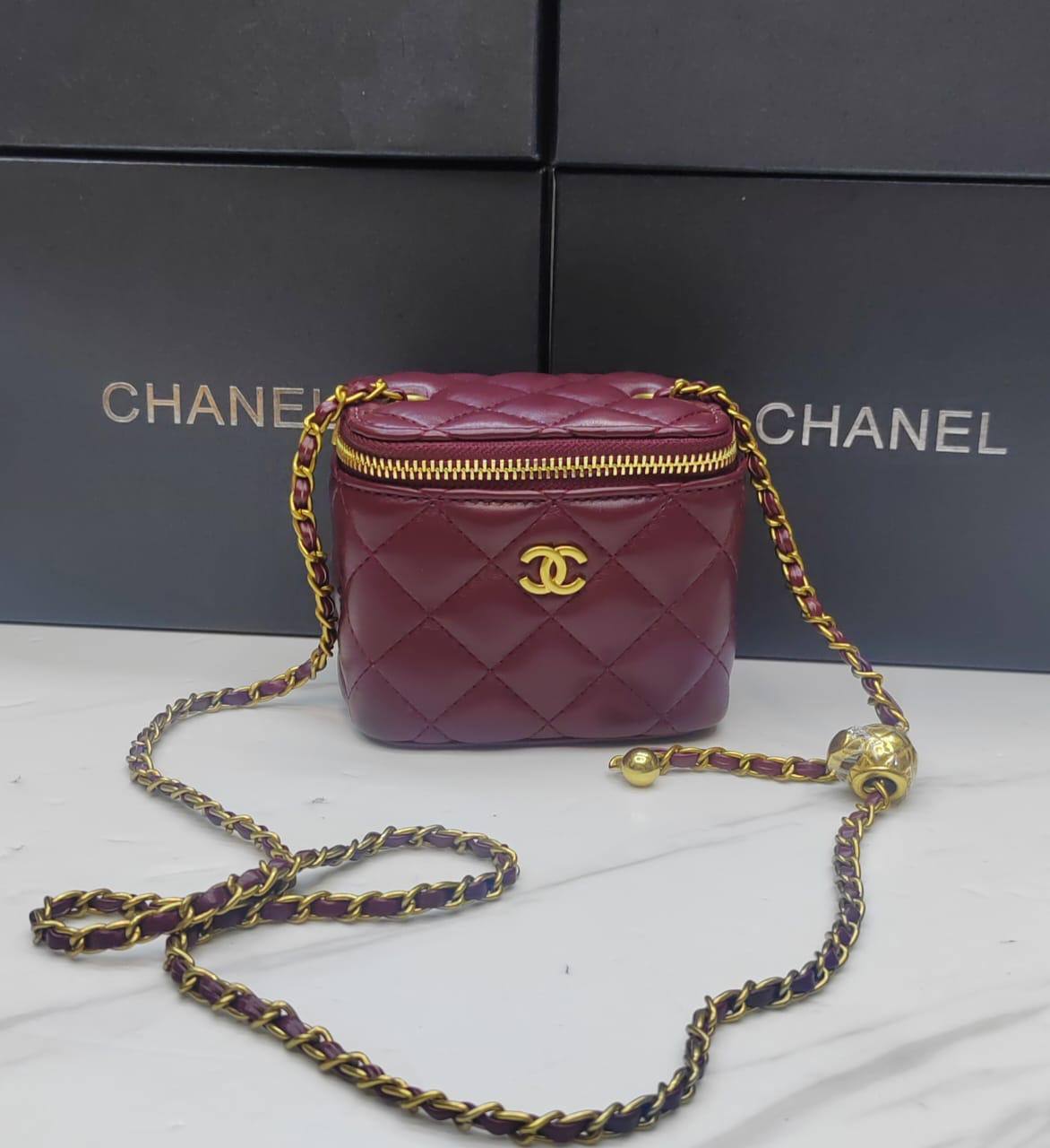Chanel

withbox 
🎁🎁🎁

90 dhs✅

Zain143
♥️♥️♥️