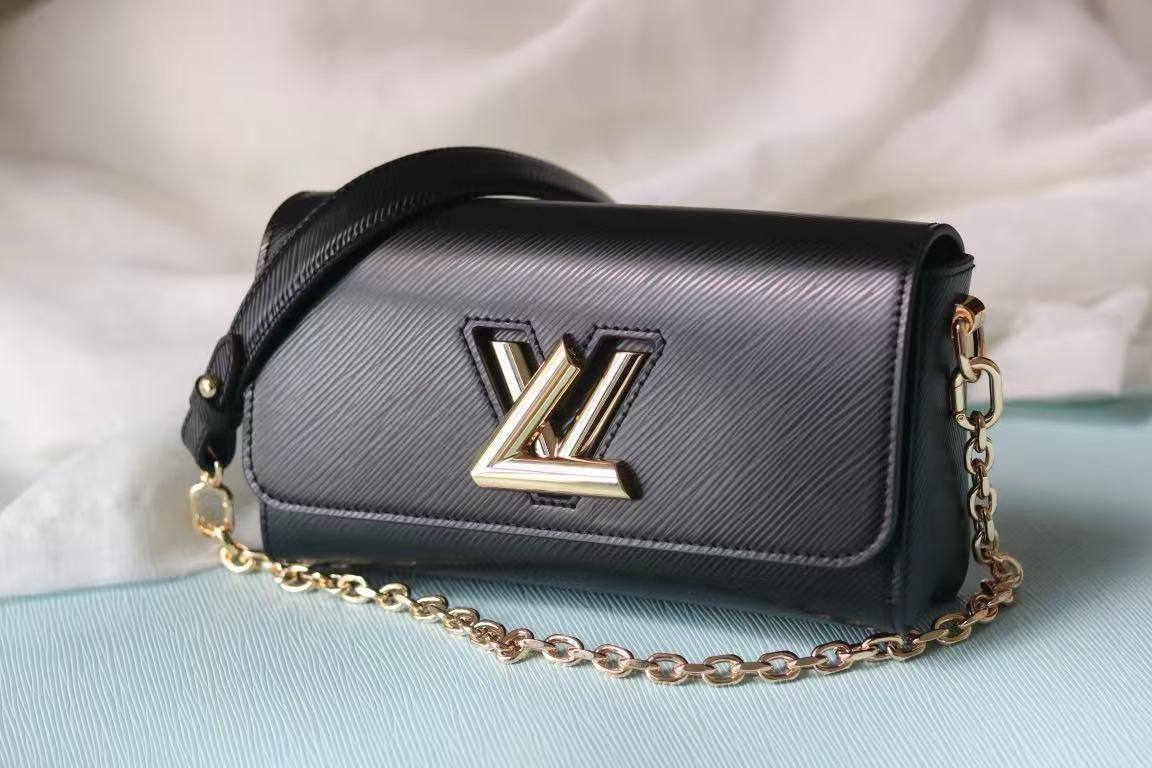 LV
360 dhs🪙🌨️
#23cm

Zain228
♥️♥️♥️