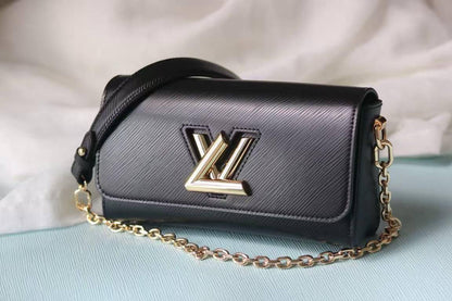 LV
360 dhs🪙🌨️
#23cm

Zain228
♥️♥️♥️