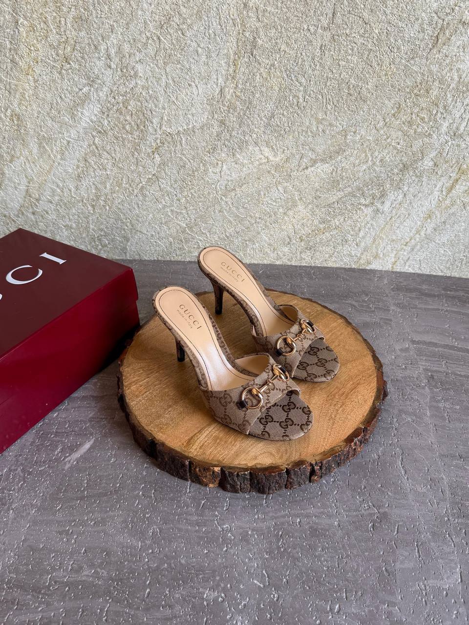 GUCCI 
SuperMaster Quality 💯
550 dhs🇦🇪🇦🇪 only big & high Heel
450 dhs🇦🇪🇦🇪 other 

Size: 36-41💥

Zain171
♥️♥️♥️