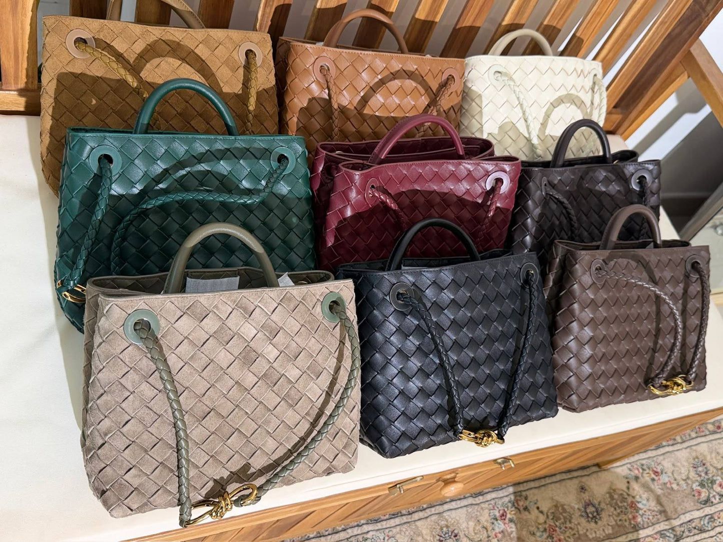 BOTTEGA VENETA💫
VIP Quality ⚡️
Original Packing 🎁
Size 25CM📏
For Price 👇 WhatsApp✅
0568585901 
0507557372
0552275751 Owner Zain 👌

Zain321
♥️♥️♥️