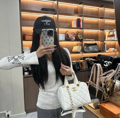 CHANEL 

GOOD QUALITY  

SPECIAL OFFER 

85 DHS🇦🇪🇦🇪🇦🇪

SIZE: 23cm

Zain295
♥️♥️♥️