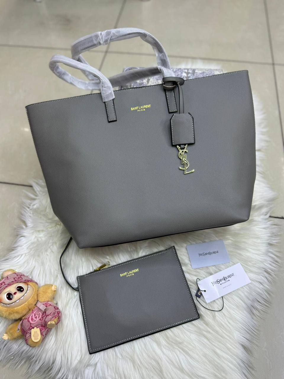 ❤️ Ysl Tote new
1️⃣ First quality 
Size : 48 * 31 cm
110 dhs🌺

Zain115
♥️♥️♥️