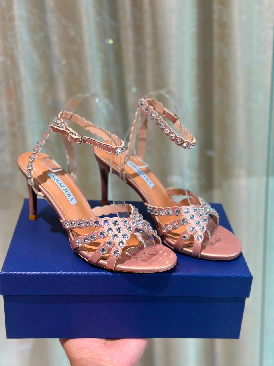Aquazzura

Size 36 to 41

120 dhs💓

Zain103
♥️♥️♥️