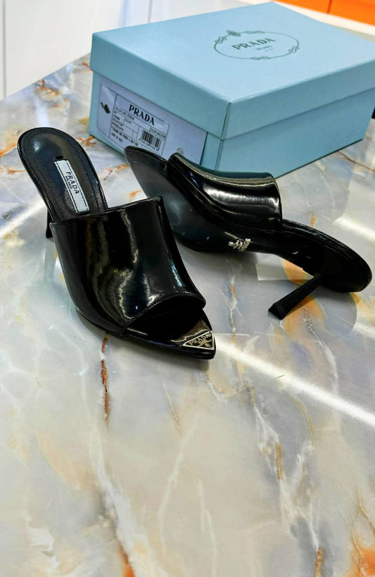 PRADA HEEL
90 dhs🪙💕
Size 36-42

Zain224
♥️♥️♥️