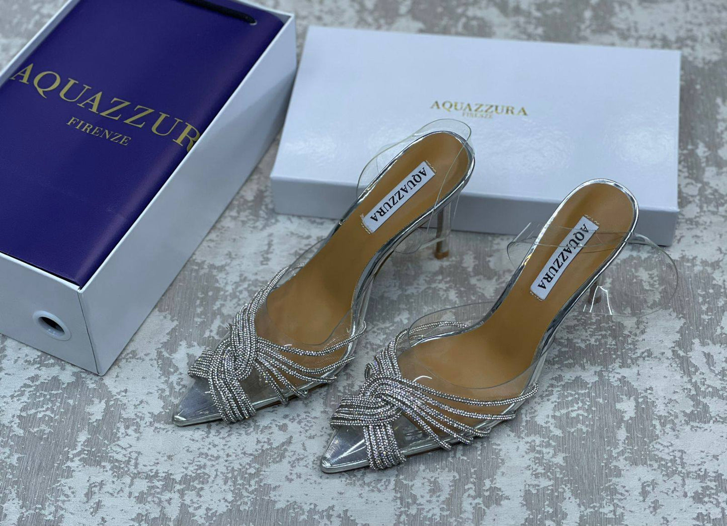 AQUAZZURA

Size 36 to 41. 

130 dhs🗽

Zain175