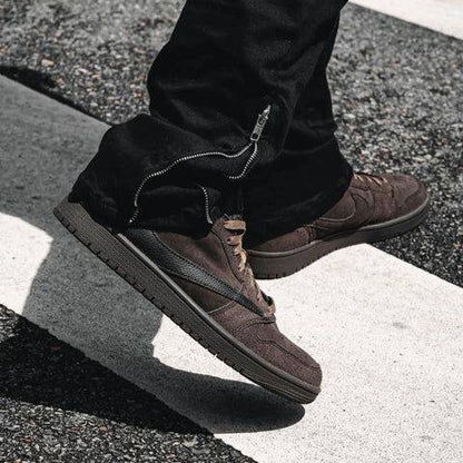 Jordan x Travis Scott Air Jordan 1 Low OG "Velvet Brown" 🤎
36-45 AVAILABLE 🤩
240 dhs💓

Zain242