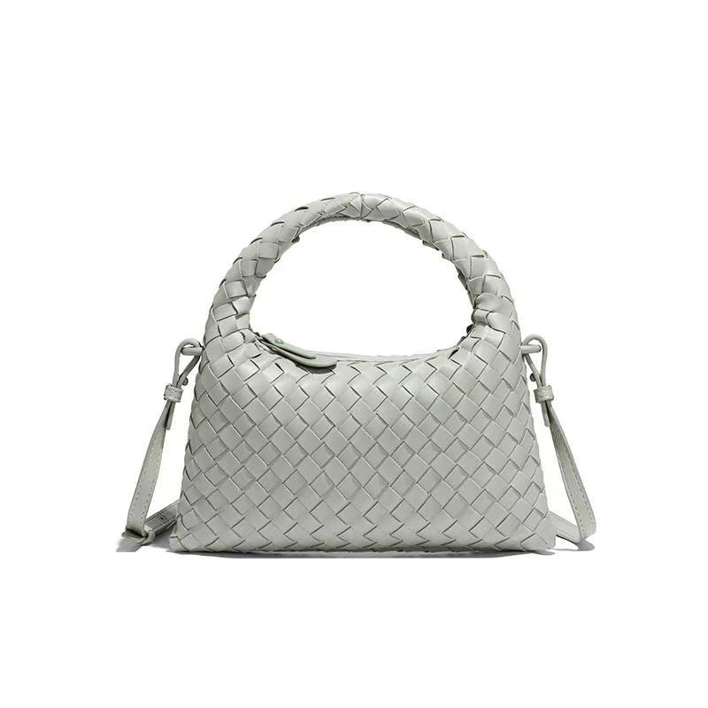 Bottega

95 dhs✅

with box
🎁🎁🎁

Zain42
♥️♥️♥️