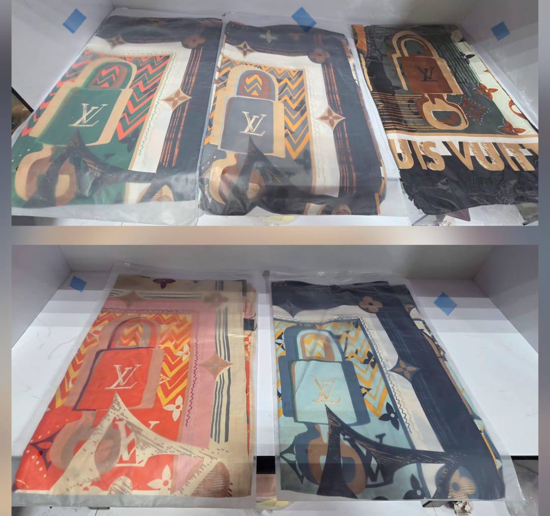 Scarf
35 dhs🪙🌨️

Zain22
♥️♥️♥️