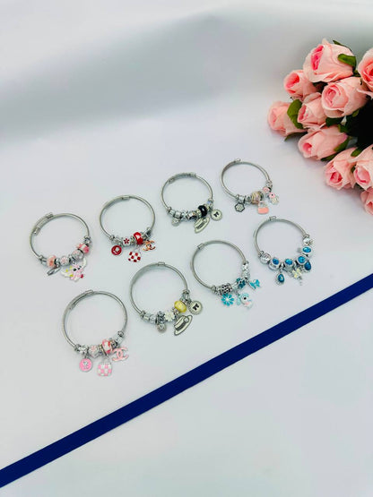 PANDORA ❤️‍🔥*
Bracelet 🐦‍🔥
Stainless steel 💯
good quality 💯
With black boxes 🗃️ 
20 dhs💓

Zain216
♥️♥️♥️