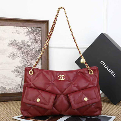 CHANEL NEW CAME 
HIGH QUALITY 
110 dhs🇦🇪🇦🇪
Size:38cm

Zain295
♥️♥️♥️