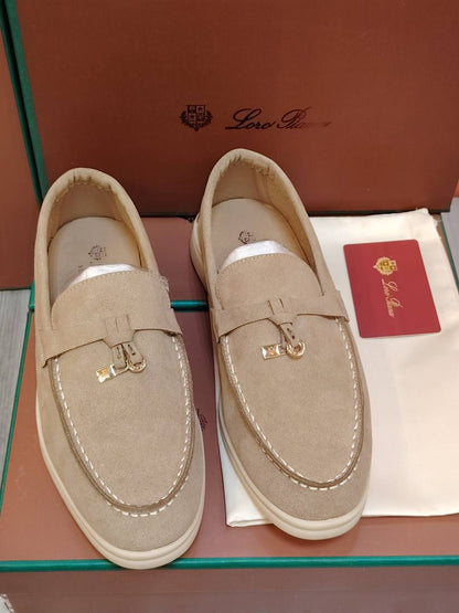 Lora Piana Shoes, 
New Arrived 
Size 36 To 41
130 dhs🪙🌨️

Zain120
♥️♥️♥️