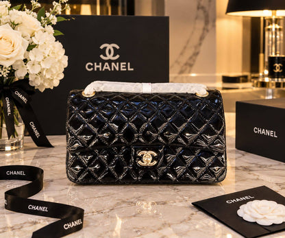 Chanel Bag 

 25Cm 
With Box
Shinny Leather
230 dhs🇦🇪🇦🇪

Zain131
♥️♥️♥️