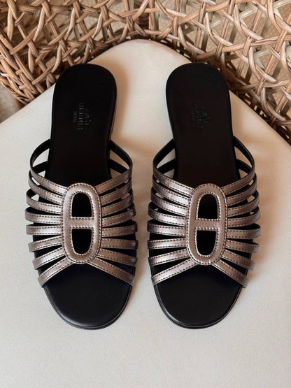 HERMES 
✨ Collection
👠 36–41
💎 Premium Quality
🔥 Super Master
450 dhs🇦🇪🇦🇪

Zain198
♥️♥️♥️
