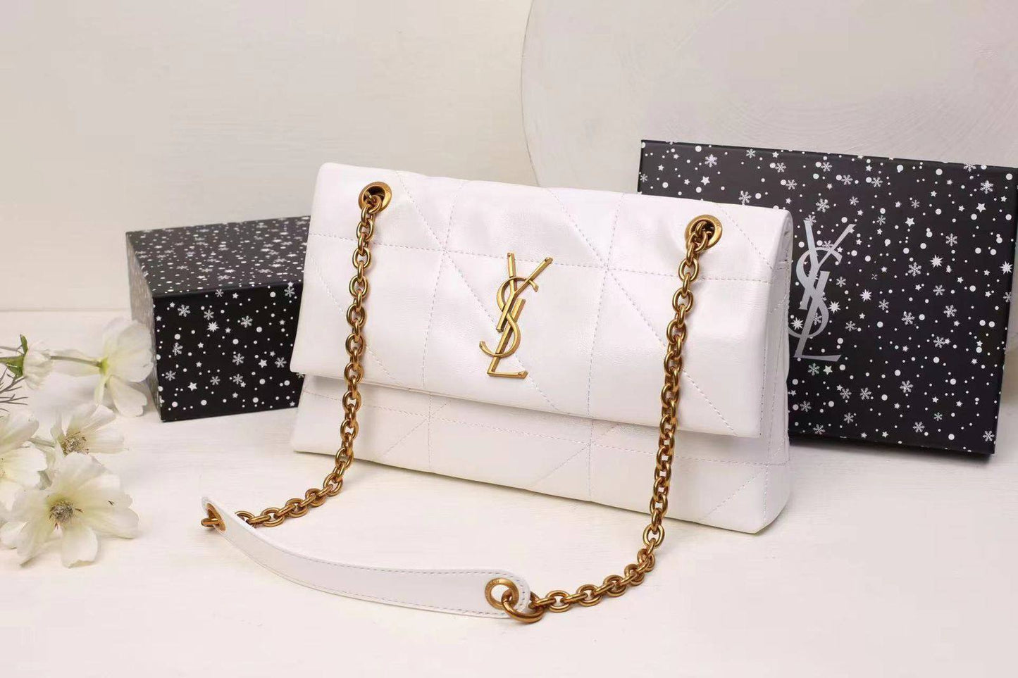 YSL
SIZE  ………28CM 🥰
95 dhs🪙🌨️

with Box
🎁🎁🎁

Zain244
♥️♥️♥️