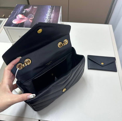 YSL 
NEW CAME GOOD QUALITY 

WITH BOX 
🎁🎁🎁

100 dhs✅

Zain39
♥️♥️♥️