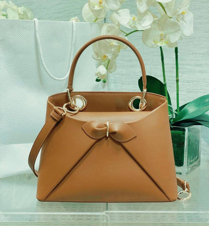 DIOR 
 GOOD QUALITY 
105 dhs🇦🇪🇦🇪

Zain39
♥️♥️♥️