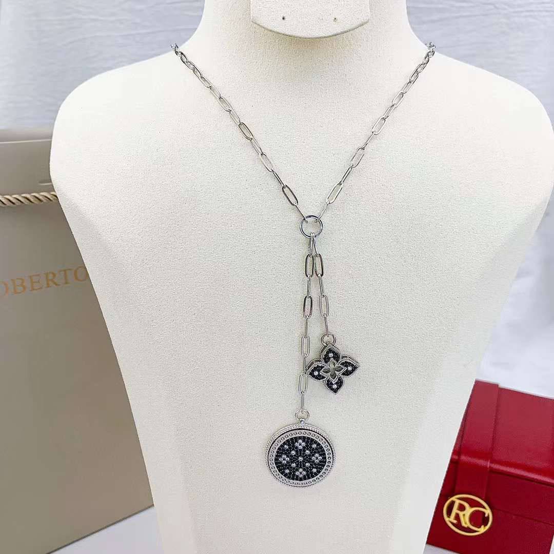 RC NECKLACE
MASTER✨💫
80 DHS✅
 WITH BOX AND PAPER BAG 🛍️🎁

Zain89
♥️♥️♥️