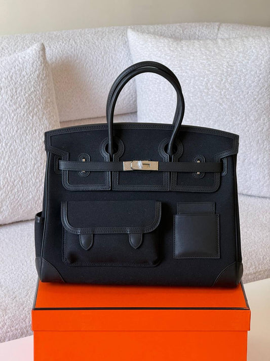 Hermes Birkin cargo 35cm💕master quality😍

with box❤️ 
🎁🎁🎁

1280 dhs🪙💚

Zain52
♥️♥️♥️