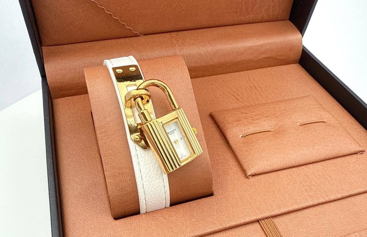 Aigner
Ladies watches
65 dhs🪙

Zain45
♥️♥️♥️