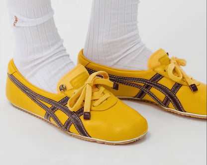 versace x onitsuka tiger
 , 36 to 40 , 

210 dhs

Zain196