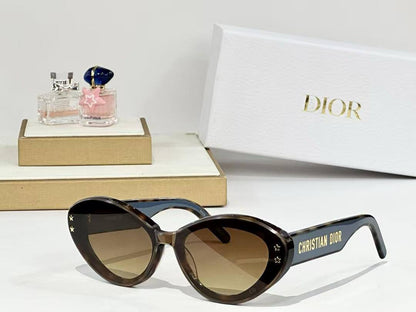 *NEW COLLECTION*

*SUNGLASSES WOMEN*

*MASTER QUALITY*

260 dhs🪙🌨️

Zain202
♥️♥️♥️