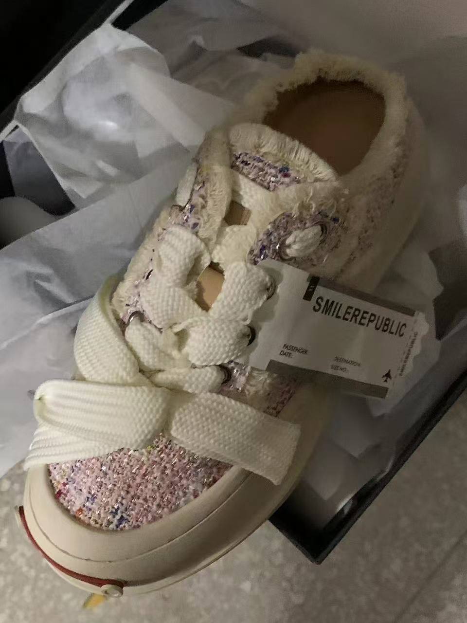 Ladies Fashion Shoes
65 dhs✅
size,35….43
💓💓

Zain161
❣️❣️❣️