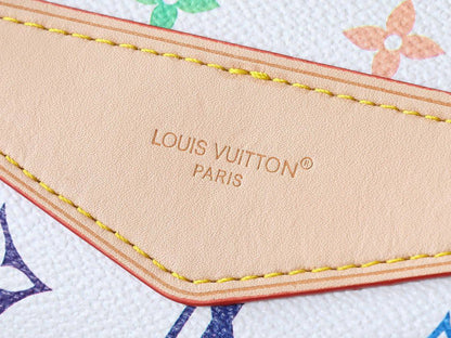 LV

NEW CAME HIGH QUALITY 

WITH BOX 
🎁🎁🎁

120 dhs🌺

Zain39
♥️♥️♥️