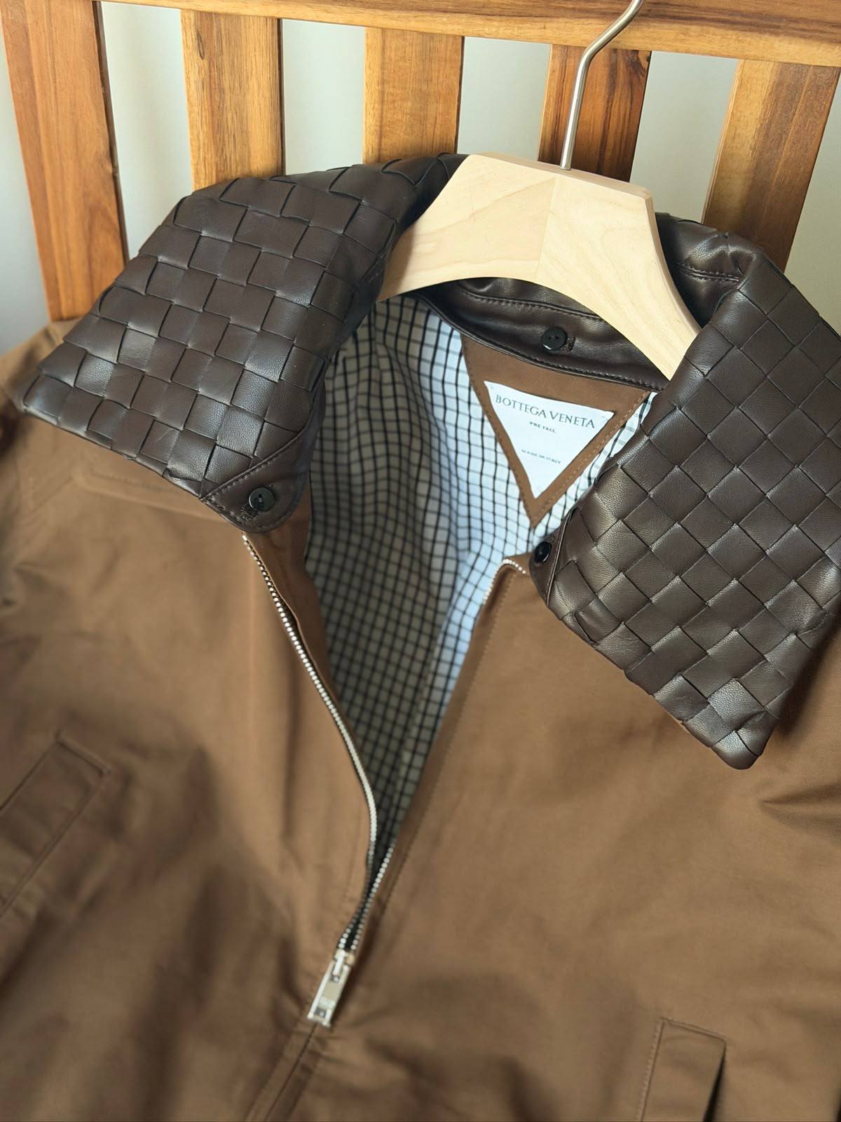 BOTTEGA NEW 


VIP QUALITY 

Leather + cotton
Size : 36-38-40-42

990 dhs🇦🇪🇦🇪🇦🇪

Zain287
♥️♥️♥️