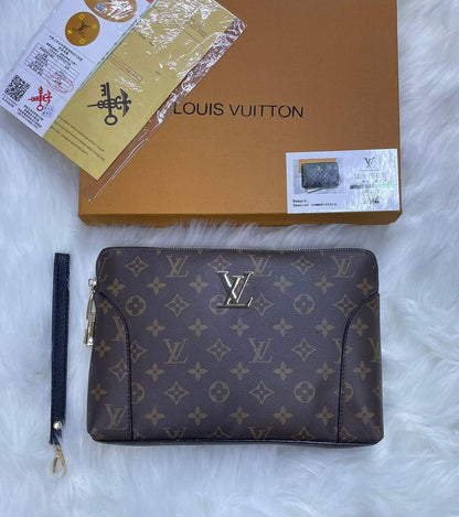 Men pouch 
65 dhs✅
with box
🎁🎁🎁

Zain72
♥️♥️♥️