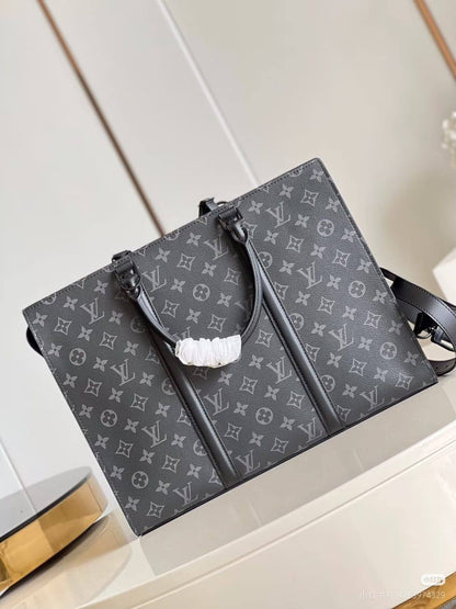 LV Master Bags 
New Stock
For Price 👇 WTSP Text Zain 0568585901

Zain10
♥️♥️♥️